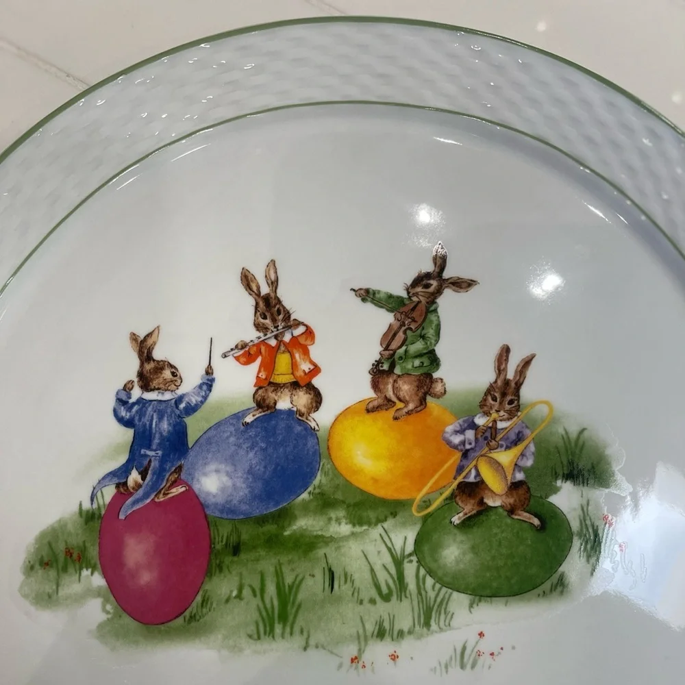 Williams Sonoma Vintage Bunny Band Easter Platter. 13”